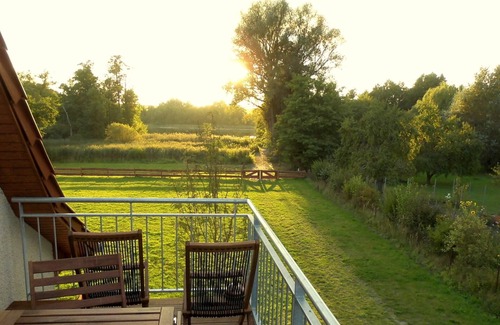 Wesenberg Apartment | Right on the lake! - plenty of space for family & friends - modern & exclusive