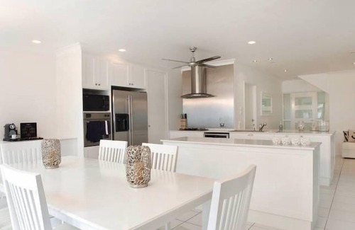 Oak Beach House | Right On the Beach