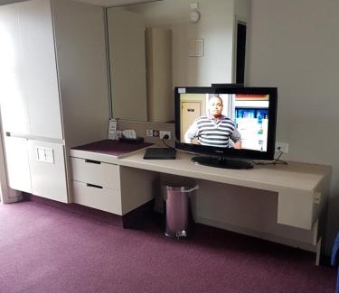 Ringwood Hotel | Ringwood Lake Inn