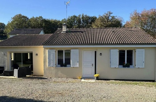 Bersac-sur-Rivalier House | Rio's Home from Home Holiday rental