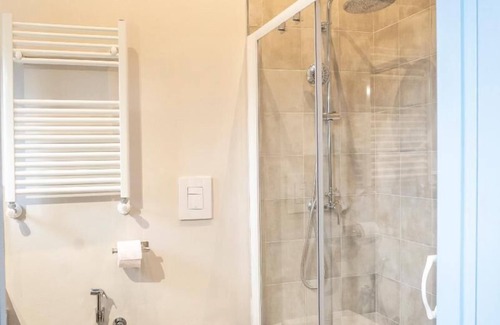 Albisola Superiore Villa | Riobasco Guesthouse - Scirocco Room - triple with internal bathroom