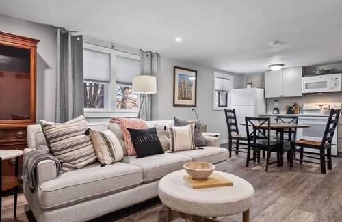 Bradford Cabin | Riptide Cottage: Adorable Yr Round Cottage in Bradford