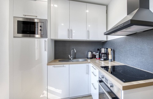 Bredannaz Apartment | Rive Bleu: Charming T2 with Shared Beach