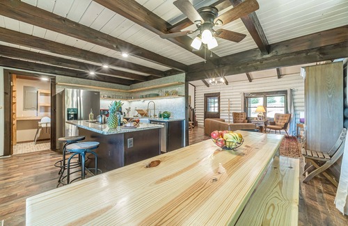 Demorest Cabin | River Bend Lodge- Soque Riverfront Log Cabin | Hot Tub | Pool Table | Movie Room