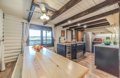 Demorest Cabin | River Bend Lodge- Soque Riverfront Log Cabin | Hot Tub | Pool Table | Movie Room