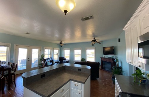 Shoreline Park House | River Escape