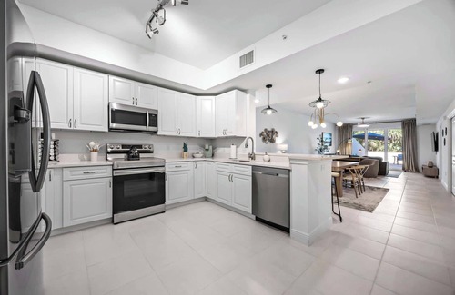 Merritt Island Condo | RIVER FLY IN: Luxury Condo 2BR w/Huge Balcony