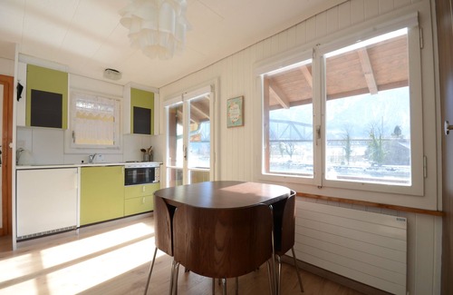 Goldswil Cabin | River front studio apartment. Private balcony with fantastic views. Romantic!
