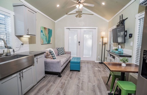 Seguin Cabin | River Getaway/Fishing Dock/Kayaks/Fast Wifi