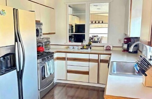 Guerneville House | River Haven: Hot Tub, Outdoor Lounge, Walk to Beach