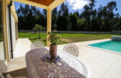 Campos Villa | River house in Vila Nova Cerveira