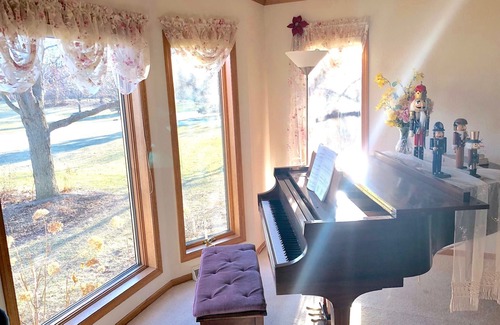 Sheboygan Falls House | River Meadow Getaway in Sheboygan Falls