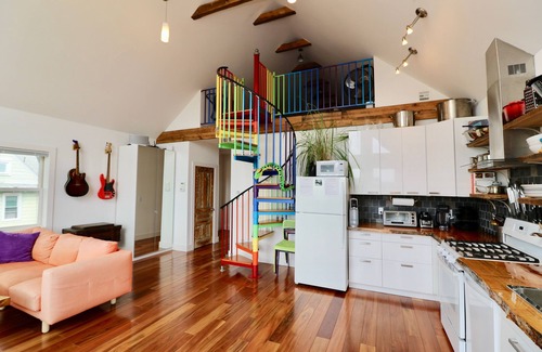 Beacon Apartment | River & Mountain Views from Jacuzzi - near Metro North Train Station