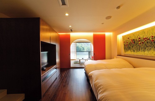 Toyama Hotel | River Retreat GARAKU