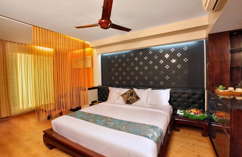 Cheruthuruthy Hotel | River Retreat Heritage Ayurvedic Resort