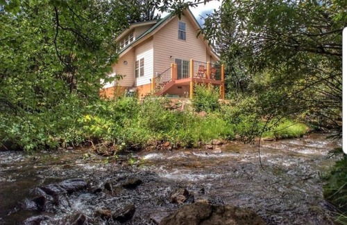 Cuchara House | River Retreat in Cuchara Valley.
