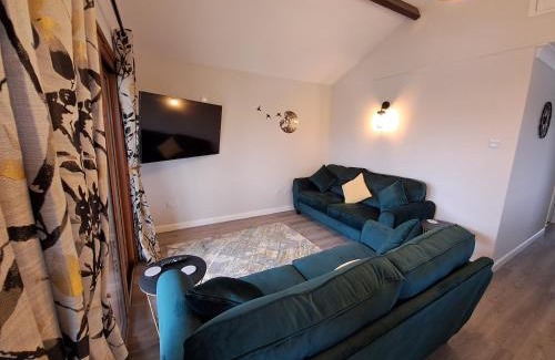 Brundall House | River Retreat - Norfolk Broads