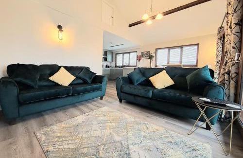 Brundall House | River Retreat - Norfolk Broads