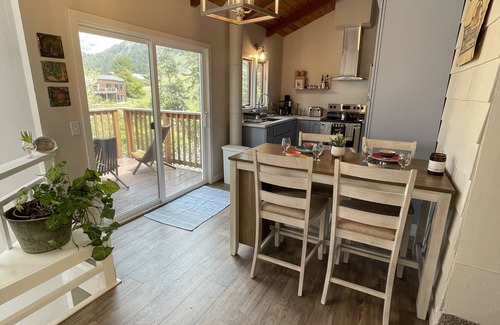 Manchester House | River Rock Beach House, Irish Beach private access