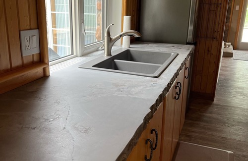 Turner Valley House | River Rock Retreat - Family & Groups - Southern Alberta, Turner Valley, Alberta