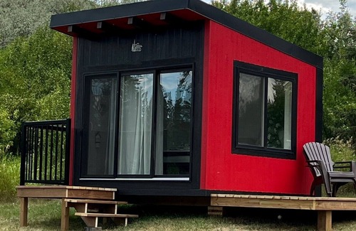 Turner Valley House | River Rock Retreat - Family & Groups - Southern Alberta, Turner Valley, Alberta