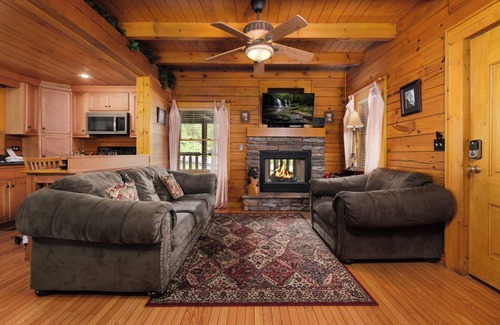 Pigeon Forge Cabin | River Romance