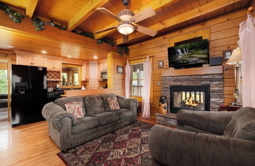 Pigeon Forge Cabin | River Romance
