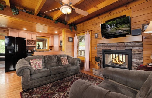 Pigeon Forge Cabin | River Romance