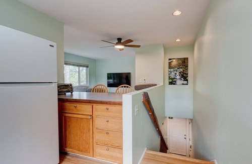 Battle Ground House | River's Edge, Cozy Guest House By The River