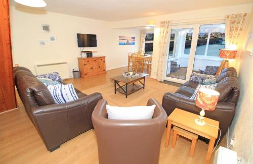 Porthmadog Apartment | River's Edge Penthouse