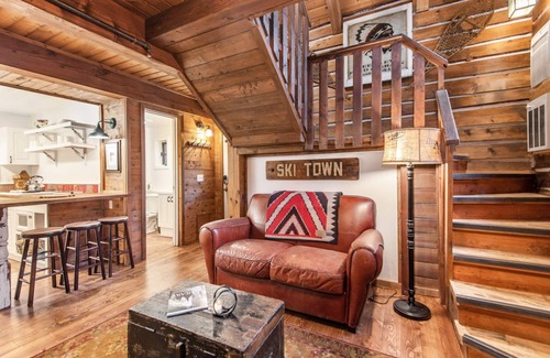 Sundance Cottage | River Song Cottage - 2 Min Walk to Sundance Resort, Pet Friendly, Location, Hot Tub, Stream, Quiet