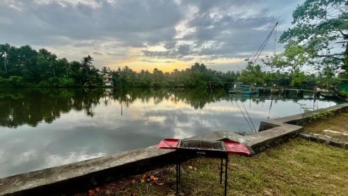 North Paravur House | River Song Villa