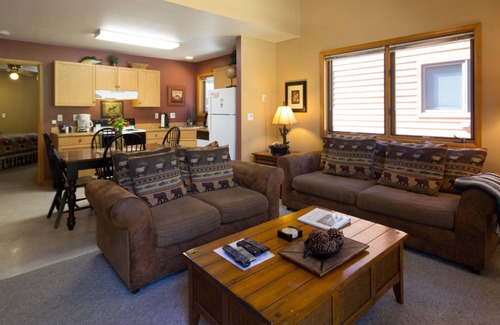 Fall River Estates Condo | River Stone Resorts & Bear Paw Suites