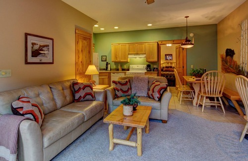 Fall River Estates Condo | River Stone Resorts & Bear Paw Suites