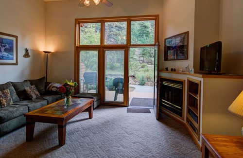 Fall River Estates Condo | River Stone Resorts & Bear Paw Suites