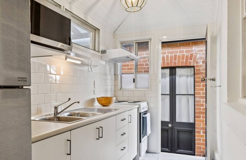 Maclean Apartment | River Street Heritage Apartment
