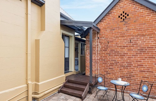 Maclean Apartment | River Street Heritage Apartment