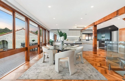 Bonnet Bay House | River Valley House - Family and Pet Friendly Designer Stay