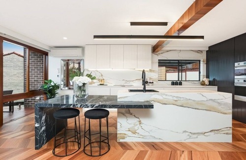 Bonnet Bay House | River Valley House - Family and Pet Friendly Designer Stay