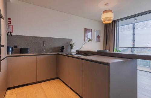 Marvila Apartment | River View 1BDR Apartment by LovelyStay
