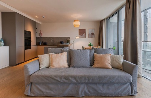 Marvila Apartment | River View 1BDR Apartment by LovelyStay