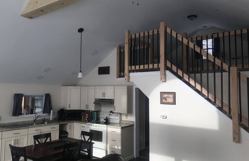 Pittsburg House | River view cabin Direct Snowmobile Access