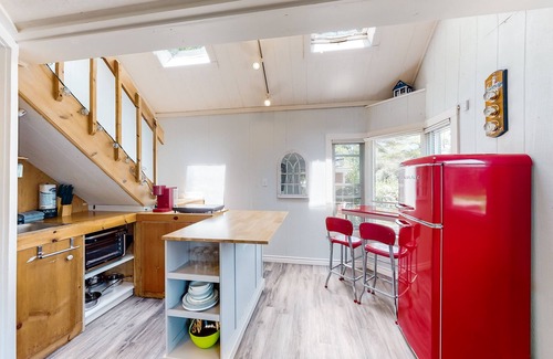 Wasaga Beach Apartment | River View cozy studio cottage with loft, steps shared pool, beach, & firepit