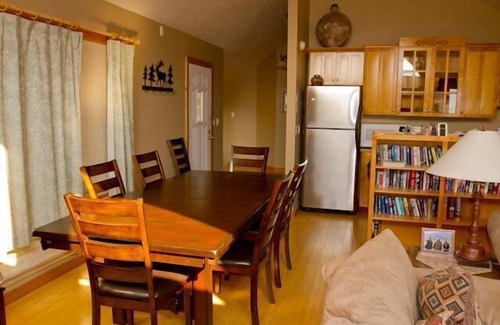 Emigrant House | River View Gateway- 5 min walk to Yellowstone River