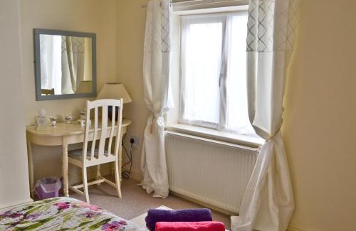 Althorpe House | Riverbank Cottage