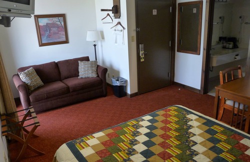 Petersburg Hotel | Riverbank Lodge