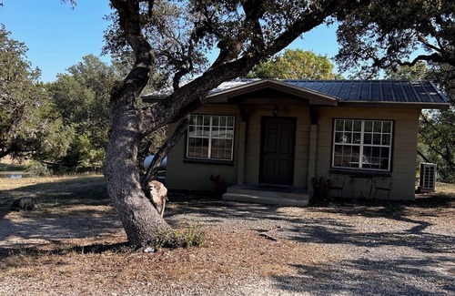 Concan Cabin | Riverbend on the Frio Cabin 3