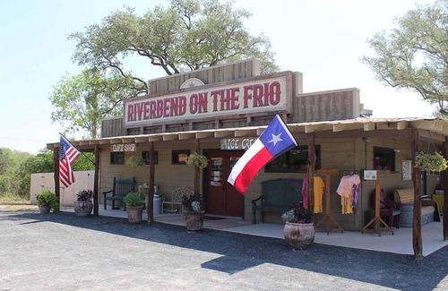 Concan Cabin | Riverbend on the Frio Cabin 3
