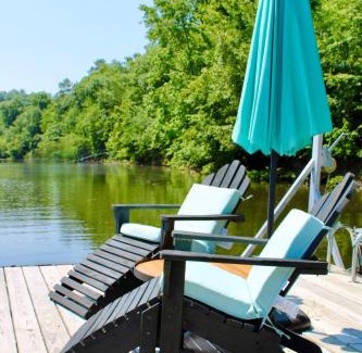 Crane Hill House | Riverbend Ranch for Family Fun on Smith Lake! Dogs welcome!