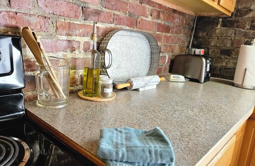 Mount Vernon Apartment | Riverclay Studio, a home base to enjoy Mount Vernon and Skagit Valley and More!